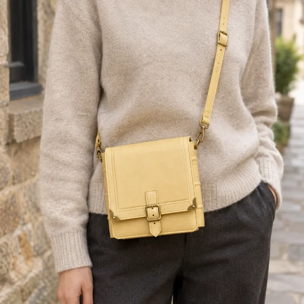 A Pocket Odyssey in use